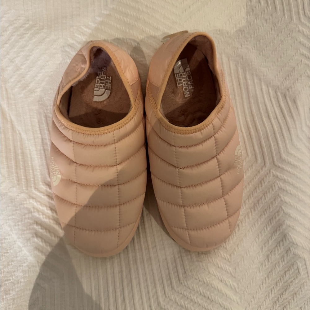 The North Face Women's Slippers - Light Pink